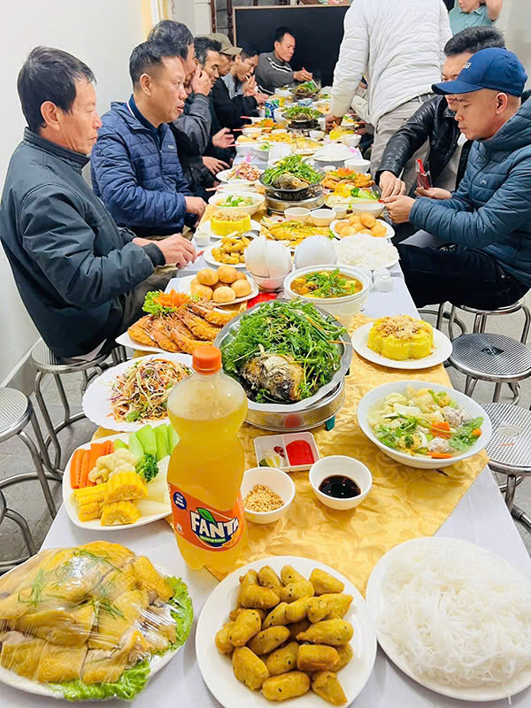 Đặt Cỗ dê ở Long Biên
